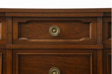 中古　DREXEL HERITAGE(ドレクセルヘリテイジ)　Triune(トライユン)　上品な佇まいが魅力のマホガニー材製サイドボード(サイドチェスト、引き出し)(定価約70万円)(R-066490)