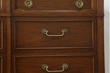 中古　DREXEL HERITAGE(ドレクセルヘリテイジ)　Triune(トライユン)　上品な佇まいが魅力のマホガニー材製サイドボード(サイドチェスト、引き出し)(定価約70万円)(R-066490)