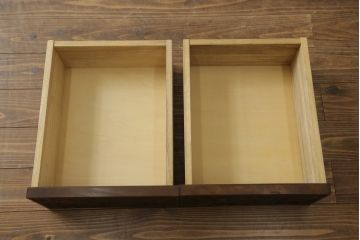 和製ビンテージ　軽井沢彫り　大胆にあしらわれた桜の彫刻が優美な印象のチェスト(引き出し、サイドチェスト、ヴィンテージ)(R-066493)