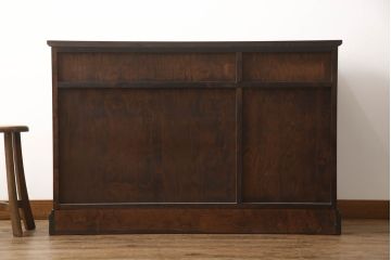 中古　神居民芸家具　天板リメイク・ヒノキ天板　シックなお部屋におすすめなサイドボード(収納棚、戸棚、サイドキャビネット、食器棚)(R-066495)