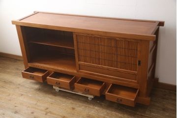中古　楡(ニレ)材　総無垢材　美しい木目と品のある佇まいが魅力の水屋箪笥サイドボード(引き出し、収納棚、戸棚、食器棚)(R-066507)