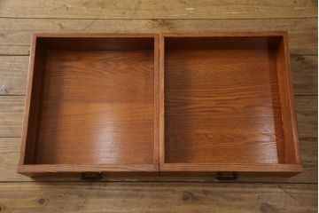 中古　楡(ニレ)材　総無垢材　美しい木目と品のある佇まいが魅力の水屋箪笥サイドボード(引き出し、収納棚、戸棚、食器棚)(R-066507)