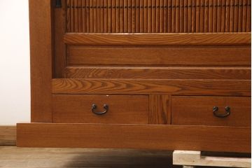 中古　楡(ニレ)材　総無垢材　美しい木目と品のある佇まいが魅力の水屋箪笥サイドボード(引き出し、収納棚、戸棚、食器棚)(R-066507)