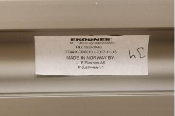 中古　ノルウェー製　ほぼ未使用の極美品!!　EKORNES(エコーネス)　ストレスレス(Stressless)　メトロポリタン　大人の贅沢なくつろぎ空間を演出する三人掛けソファ(アームソファ、3人掛け、3P、トリプルソファ、ロッキング機能、北欧)(定価約55万円)(R-066508)