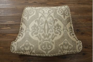 中古　美品　レアモデル!!　DREXEL HERITAGE(ドレクセルヘリテイジ)　Upholstery(アップホルスタリー)　気品あふれる佇まいの猫脚ラウンジチェア(一人掛けソファ、1人掛けソファ、アームチェア)(R-066511)