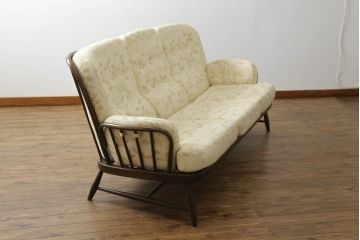 イギリスビンテージ　希少モデル!!　ERCOL(アーコール)　ジュビリー(Jubilee)シリーズ　洗練された佇まいが上品な印象の3人掛けソファ(三人掛けソファ、3P、トリプルソファ、アームソファ、ヴィンテージ、英国、北欧)(R-066512)