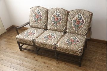 イギリスビンテージ　ERCOL(アーコール)　Old Colonial(オールドコロニアル)シリーズ　クラシカルなファブリックが格調高い雰囲気を醸し出す3人掛けソファ(三人掛けソファ、3P、トリプルソファ、アームソファ、英国、北欧、ヴィンテージ)(R-066513)