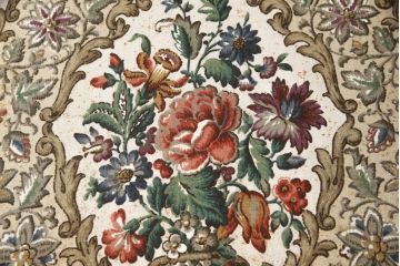 イギリスビンテージ　ERCOL(アーコール)　Old Colonial(オールドコロニアル)シリーズ　クラシカルなファブリックが格調高い雰囲気を醸し出す3人掛けソファ(三人掛けソファ、3P、トリプルソファ、アームソファ、英国、北欧、ヴィンテージ)(R-066513)