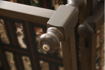 イギリスビンテージ　ERCOL(アーコール)　Old Colonial(オールドコロニアル)シリーズ　クラシカルなファブリックが格調高い雰囲気を醸し出す3人掛けソファ(三人掛けソファ、3P、トリプルソファ、アームソファ、英国、北欧、ヴィンテージ)(R-066513)
