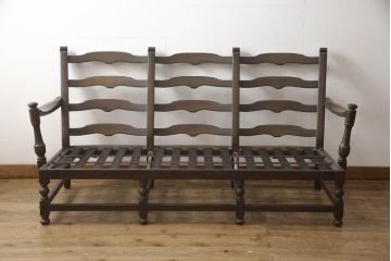 イギリスビンテージ　ERCOL(アーコール)　Old Colonial(オールドコロニアル)シリーズ　クラシカルなファブリックが格調高い雰囲気を醸し出す3人掛けソファ(三人掛けソファ、3P、トリプルソファ、アームソファ、英国、北欧、ヴィンテージ)(R-066513)