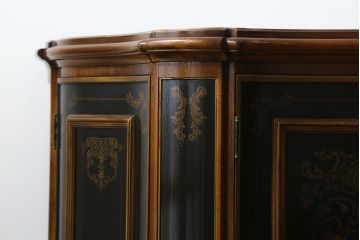 中古　希少!!　DREXEL HERITAGE(ドレクセルヘリテイジ)　シノワズリ様式　優美で華やかな装飾が見事なサイドボード(収納棚、戸棚、サイドキャビネット、コンソールキャビネット、カウンター、中国美術)(R-066514)
