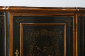 中古　希少!!　DREXEL HERITAGE(ドレクセルヘリテイジ)　シノワズリ様式　優美で華やかな装飾が見事なサイドボード(収納棚、戸棚、サイドキャビネット、コンソールキャビネット、カウンター、中国美術)(R-066514)