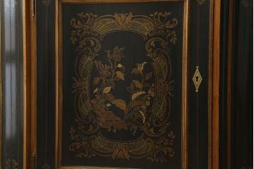 中古　希少!!　DREXEL HERITAGE(ドレクセルヘリテイジ)　シノワズリ様式　優美で華やかな装飾が見事なサイドボード(収納棚、戸棚、サイドキャビネット、コンソールキャビネット、カウンター、中国美術)(R-066514)