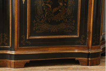 中古　希少!!　DREXEL HERITAGE(ドレクセルヘリテイジ)　シノワズリ様式　優美で華やかな装飾が見事なサイドボード(収納棚、戸棚、サイドキャビネット、コンソールキャビネット、カウンター、中国美術)(R-066514)
