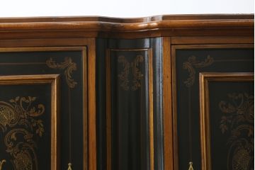中古　希少!!　DREXEL HERITAGE(ドレクセルヘリテイジ)　シノワズリ様式　優美で華やかな装飾が見事なサイドボード(収納棚、戸棚、サイドキャビネット、コンソールキャビネット、カウンター、中国美術)(R-066514)