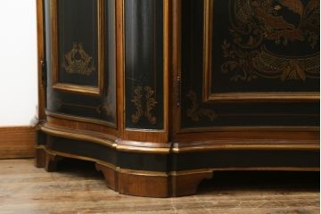 中古　希少!!　DREXEL HERITAGE(ドレクセルヘリテイジ)　シノワズリ様式　優美で華やかな装飾が見事なサイドボード(収納棚、戸棚、サイドキャビネット、コンソールキャビネット、カウンター、中国美術)(R-066514)