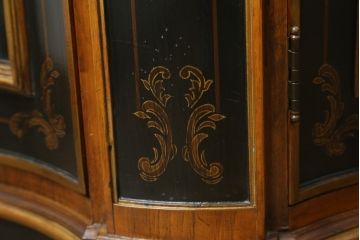 中古　希少!!　DREXEL HERITAGE(ドレクセルヘリテイジ)　シノワズリ様式　優美で華やかな装飾が見事なサイドボード(収納棚、戸棚、サイドキャビネット、コンソールキャビネット、カウンター、中国美術)(R-066514)