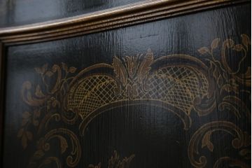 中古　希少!!　DREXEL HERITAGE(ドレクセルヘリテイジ)　シノワズリ様式　優美で華やかな装飾が見事なサイドボード(収納棚、戸棚、サイドキャビネット、コンソールキャビネット、カウンター、中国美術)(R-066514)