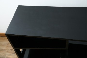 中古　美品!!　輪島塗り　繊細なタッチで描かれた花の意匠が雅な雰囲気を醸し出す茶棚　(R-066527)