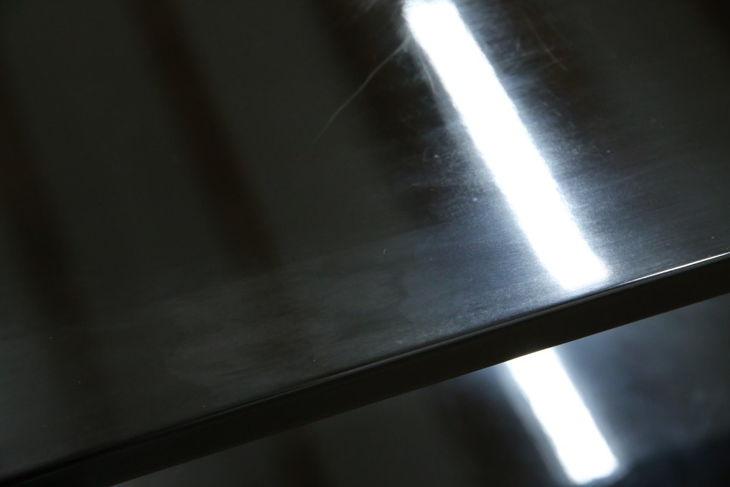 中古　美品!!　輪島塗り　繊細なタッチで描かれた花の意匠が雅な雰囲気を醸し出す茶棚　(R-066527)