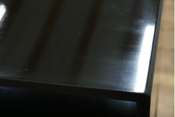 中古　美品!!　輪島塗り　繊細なタッチで描かれた花の意匠が雅な雰囲気を醸し出す茶棚　(R-066527)