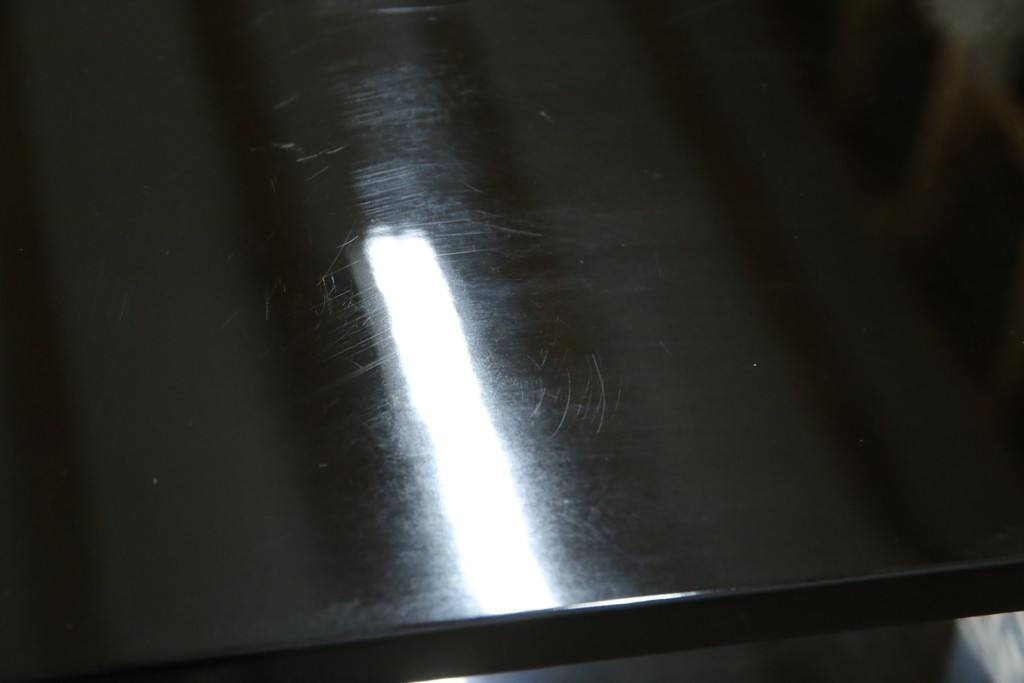 中古　美品!!　輪島塗り　繊細なタッチで描かれた花の意匠が雅な雰囲気を醸し出す茶棚　(R-066527)