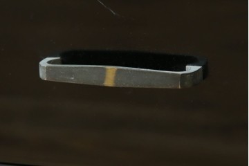 中古　美品!!　輪島塗り　繊細なタッチで描かれた花の意匠が雅な雰囲気を醸し出す茶棚　(R-066527)