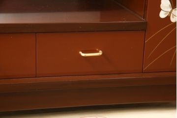 中古　展示未使用品　超美品!!　上原大佳　蒔絵師　漆塗り　蝶々の図柄が優雅な印象の茶棚(サイドボード、飾り棚、収納棚、戸棚、違い棚、手許箪笥)(定価約93万円)(R-066528)