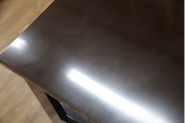 中古　展示未使用品　超美品!!　上原大佳　蒔絵師　漆塗り　蝶々の図柄が優雅な印象の茶棚(サイドボード、飾り棚、収納棚、戸棚、違い棚、手許箪笥)(定価約93万円)(R-066529)