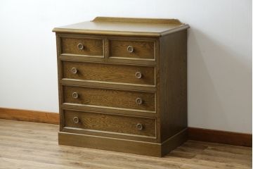 和製ビンテージ　神戸洋家具　オーク材　上品な佇まいが魅力の小振りなチェスト(洋服タンス、引き出し、サイドチェスト、ヴィンテージ)(R-066530)