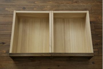 和製ビンテージ　神戸洋家具　オーク材　上品な佇まいが魅力の小振りなチェスト(洋服タンス、引き出し、サイドチェスト、ヴィンテージ)(R-066530)