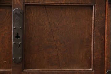 和製アンティーク　上手物!!　在銘入り　三方欅(ケヤキ)材　玉杢　落ち着いた和の雰囲気を醸し出す小振りな帳場箪笥(引き出し、収納タンス、時代箪笥、サイドチェスト)(R-066532)