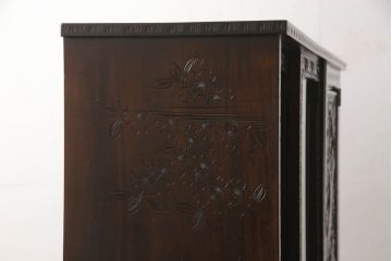 中古　美品!!　軽井沢彫り　和モダンスタイルの空間づくりにぴったりなサイドボード(収納棚、戸棚、飾り棚、サイドキャビネット)(R-066534)