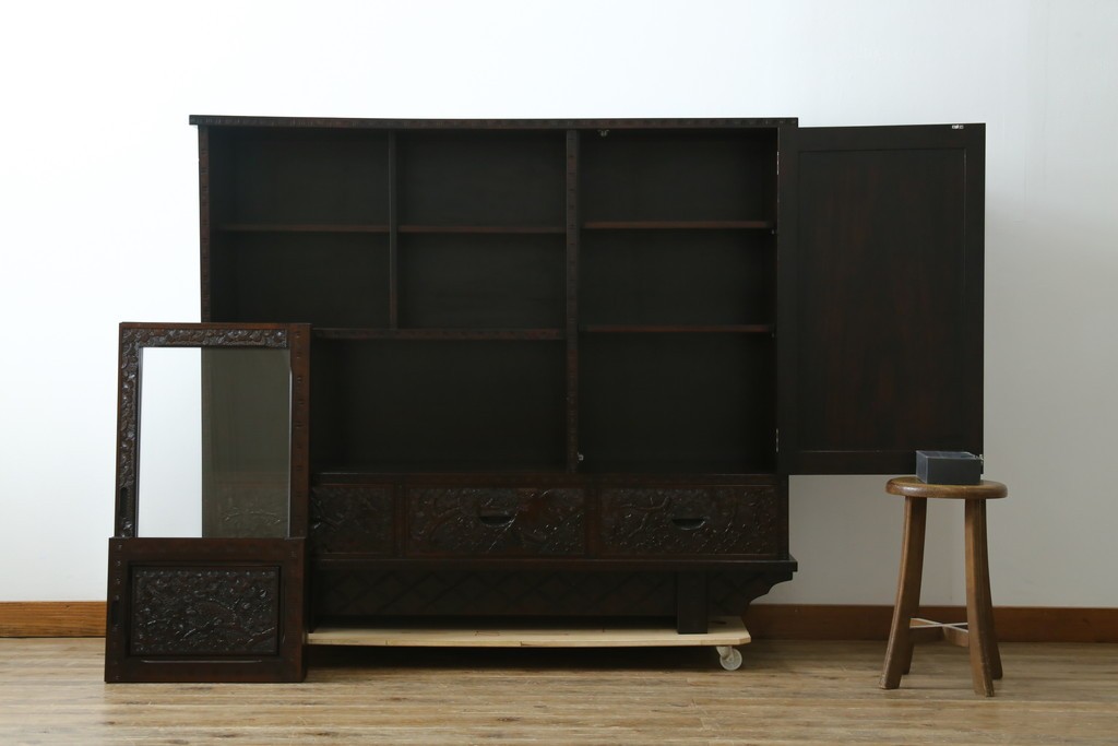 中古　美品!!　軽井沢彫り　和モダンスタイルの空間づくりにぴったりなサイドボード　(R-066534)