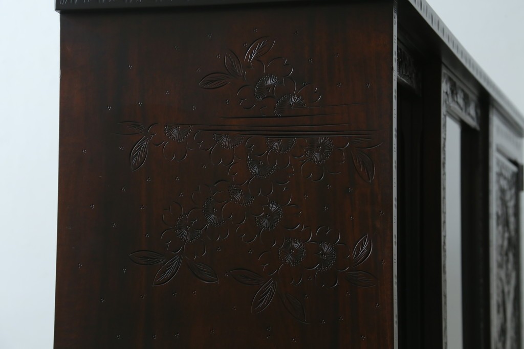 中古　美品!!　軽井沢彫り　和モダンスタイルの空間づくりにぴったりなサイドボード　(R-066534)