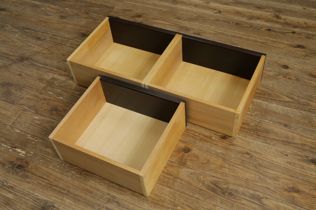 中古　美品!!　軽井沢彫り　和モダンスタイルの空間づくりにぴったりなサイドボード　(R-066534)