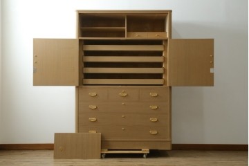 和製ヴィンテージ　美品　木匠・多々納邦男作　総桐箪笥(胴丸)　上質な和の空間を演出する着物箪笥　(R-066536)