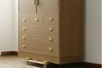 和製ヴィンテージ　美品　木匠・多々納邦男作　総桐箪笥(胴丸)　上質な和の空間を演出する着物箪笥　(R-066536)
