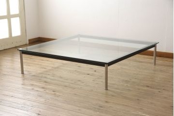 中古　美品　Cassina(カッシーナ)　ル・コルビュジエ(Le Corbusier)　10 TABLE EN TUBE(ターブル アン テューブ)　LC10　スタイリッシュな佇まいが魅力的なガラストップローテーブル(リビングテーブル、センターテーブル、カクテルテーブル)(定価約100万円)(R-066537)