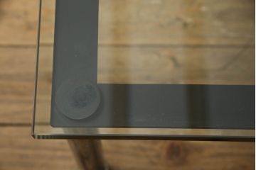 中古　美品　Cassina(カッシーナ)　ル・コルビュジエ(Le Corbusier)　10 TABLE EN TUBE(ターブル アン テューブ)　LC10　スタイリッシュな佇まいが魅力的なガラストップローテーブル(リビングテーブル、センターテーブル、カクテルテーブル)(定価約100万円)(R-066537)