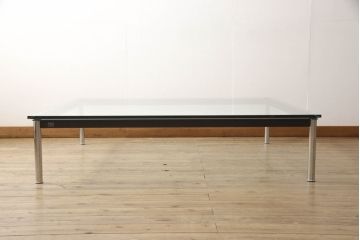 中古　美品　Cassina(カッシーナ)　ル・コルビュジエ(Le Corbusier)　10 TABLE EN TUBE(ターブル アン テューブ)　LC10　スタイリッシュな佇まいが魅力的なガラストップローテーブル(リビングテーブル、センターテーブル、カクテルテーブル)(定価約100万円)(R-066537)