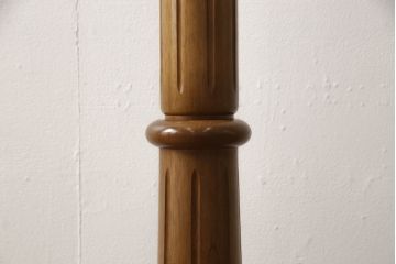 中古　カリモク家具(karimoku)　クラシカルな雰囲気を醸し出すポールハンガー(ホールハンガー、コートハンガー、帽子掛け、店舗什器)(R-066538)
