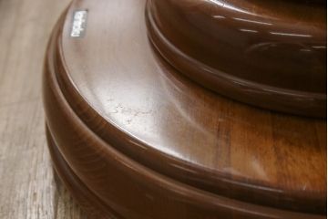 中古　カリモク家具(karimoku)　クラシカルな雰囲気を醸し出すポールハンガー(ホールハンガー、コートハンガー、帽子掛け、店舗什器)(R-066538)