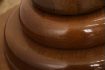 中古　カリモク家具(karimoku)　クラシカルな雰囲気を醸し出すポールハンガー(ホールハンガー、コートハンガー、帽子掛け、店舗什器)(R-066538)