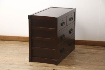 中古　美品　民芸家具　角手型の引手金具がアクセントの収納箪笥(洋服タンス、衣装箪笥、和タンス、引き出し、サイドチェスト)(R-066542)