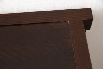 中古　美品　民芸家具　角手型の引手金具がアクセントの収納箪笥(洋服タンス、衣装箪笥、和タンス、引き出し、サイドチェスト)(R-066542)