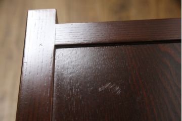 中古　美品　民芸家具　角手型の引手金具がアクセントの収納箪笥(洋服タンス、衣装箪笥、和タンス、引き出し、サイドチェスト)(R-066542)