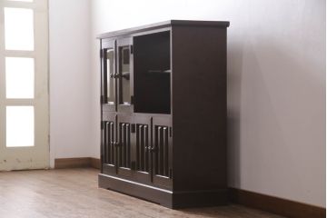 和製ビンテージ　希少デザイン!!　北海道民芸家具　和モダンなお部屋におすすめのサイドボード(食器棚、茶棚、茶箪笥、サイドキャビネット、収納棚、戸棚、ヴィンテージ)(R-066543)