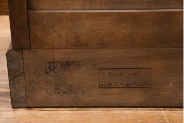 和製ビンテージ　希少デザイン!!　北海道民芸家具　和モダンなお部屋におすすめのサイドボード(食器棚、茶棚、茶箪笥、サイドキャビネット、収納棚、戸棚、ヴィンテージ)(R-066543)