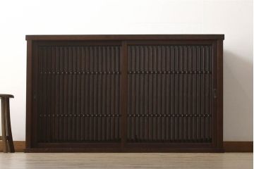 中古　美品　整然と並ぶ縦桟が和モダンな雰囲気を醸し出す水屋箪笥サイドボード(収納棚、戸棚、食器棚、茶箪笥、茶棚、サイドキャビネット、テレビ台、テレビボード、下駄箱)(R-066547)